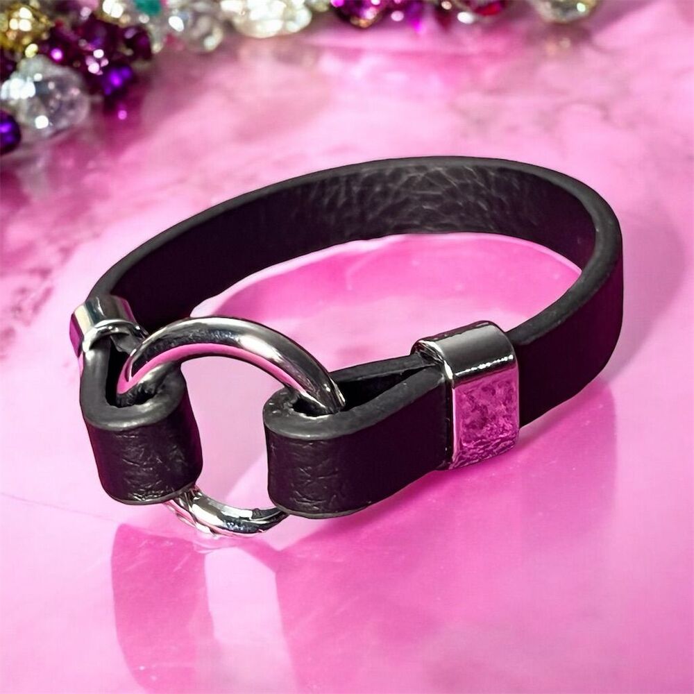 Elegant Black Leather Bracelet with Silver Ring Clasp Unisex Fashion - Picture 14 of 14